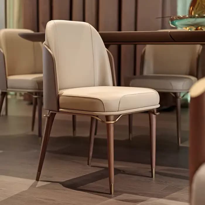 Chaise de salle à manger en cuir de style italien, design léger et luxueux, dossier design, table et
