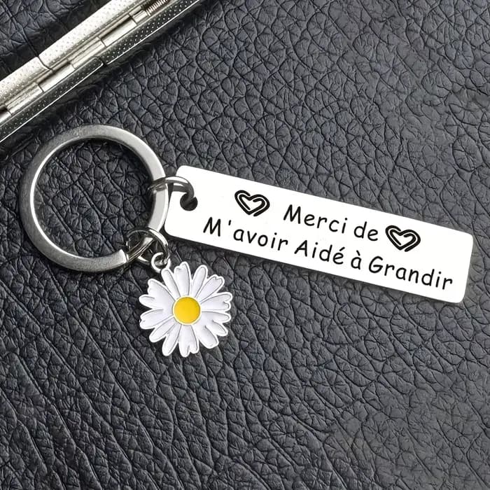 Porte-clés de gratitude avec breloques marguerite et abeille, gravé "Merci de m'avoir aidé à grandir