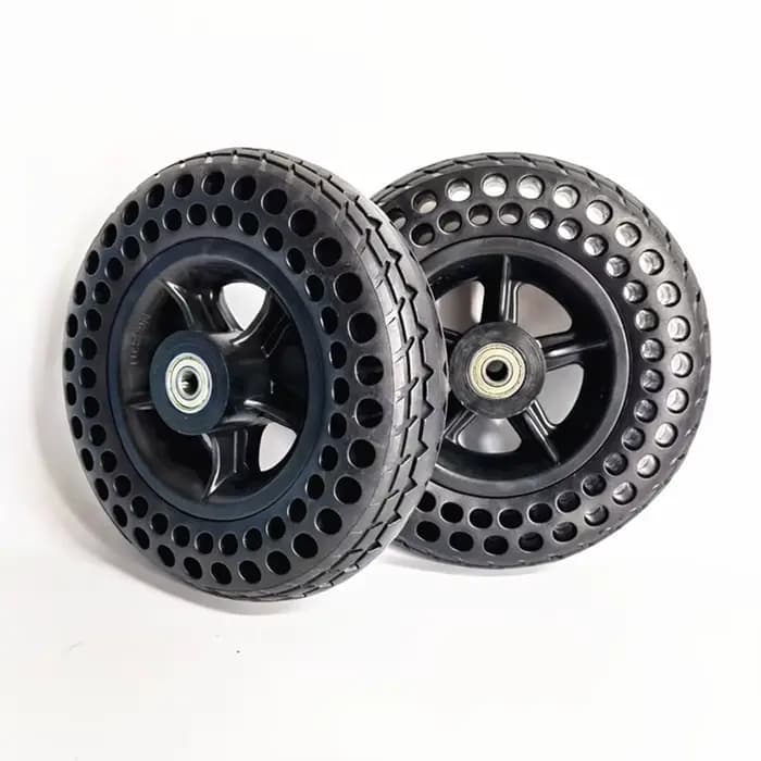 Roue de 7 pouces 7x1 3/4 avec moyeu