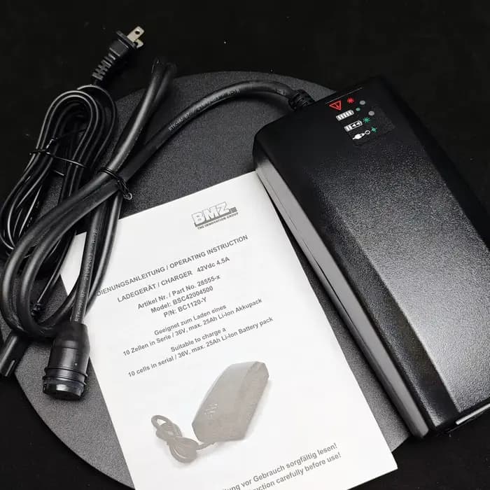 Chargeur Lithium-ion 42.0V 4