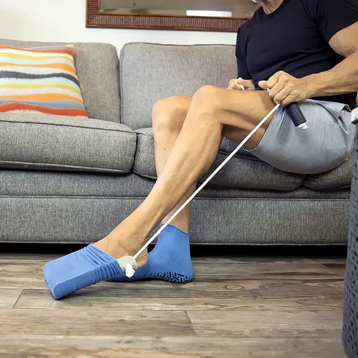 Outil d'aide à la pose de chaussettes facile à utiliser