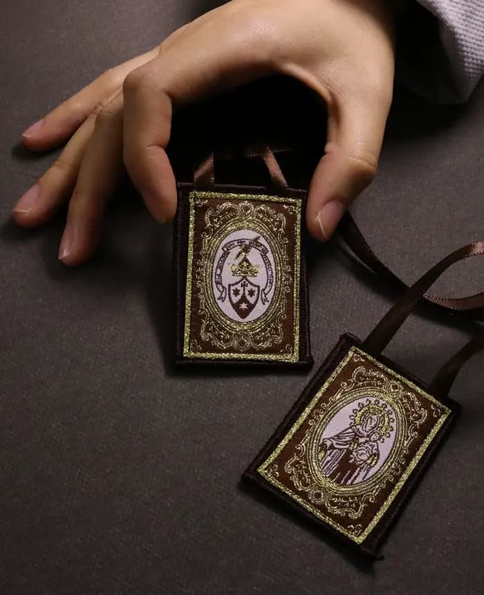 Catolicos-Collier Lady of Mount Carmel, Médaille Scapulaire, Coeur Imsonulé Escapularios, Marron, Cadeau Religieux et Dévotionnel