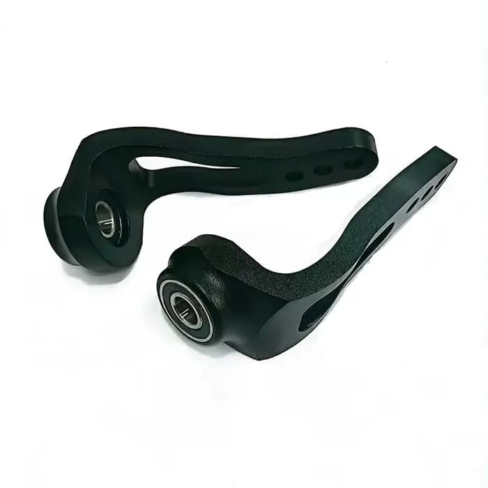Une paire de fourches de roue avant pour fauteuil roulant