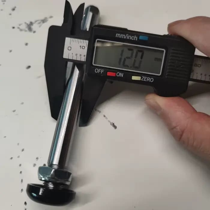 Axe de roue arrière à dégagement rapide pour fauteuil roulant