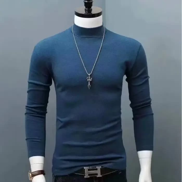 Pull chaud à col mi-haut, 360 °   proche du cou, sans couture pour résister aux vents froids. Utilisation du tissu verrouillé à température pour réaliser