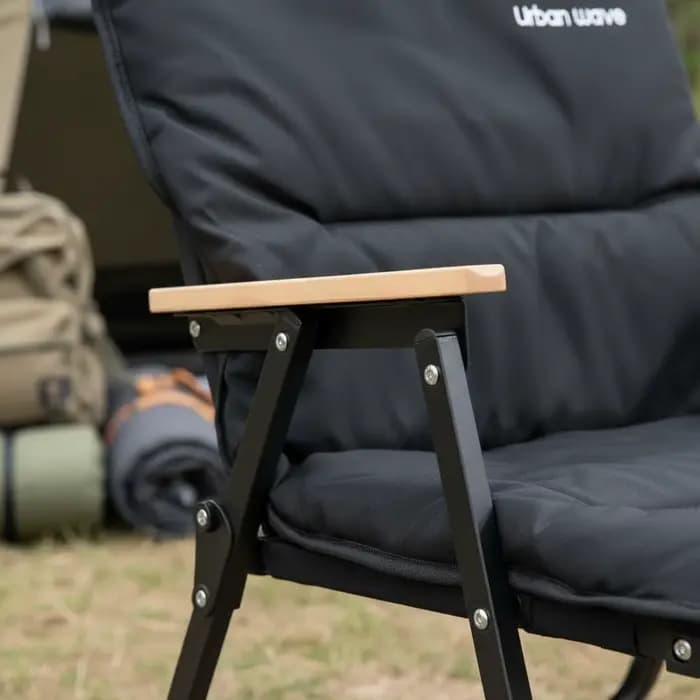 Chaise longue pliante portable pour le camping, mobilier d'extérieur facile à transporter, structure robuste pour le camping et les marchés.