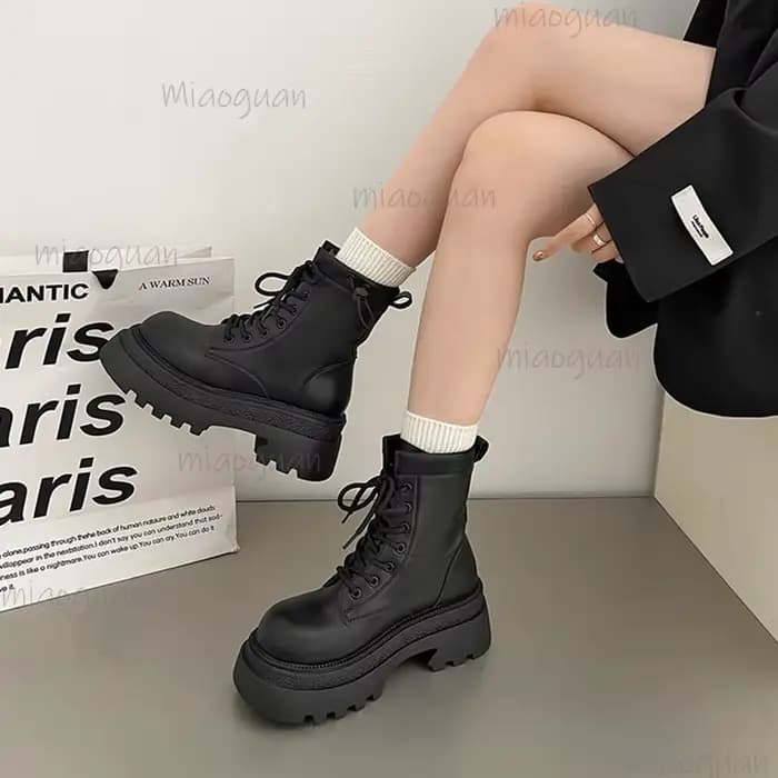 Bottines femme nouveau automne 2025 rétro britannique plate-forme bottes courtes couleur unie mode rétro cuir court Botas Femininas