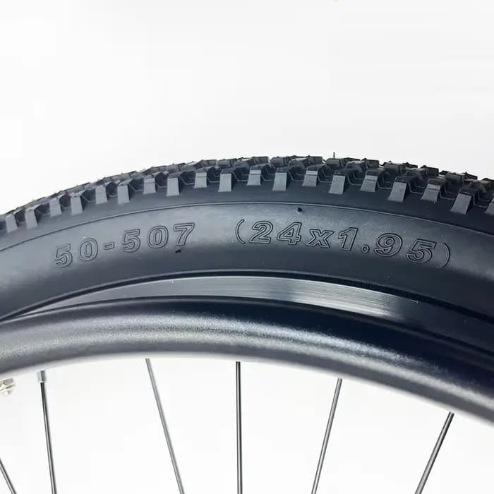 Une paire de roues arrière pour fauteuil roulant 24*1.95 en alliage d'aluminium