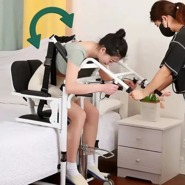 Dispositif de transfert hydraulique multifonctionnel pour les soins aux personnes âgées paraplégiques