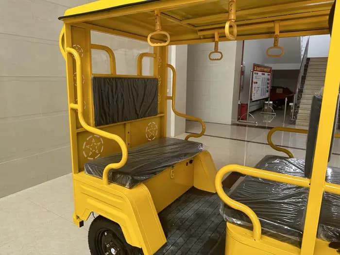 Tricycle électrique pour passagers