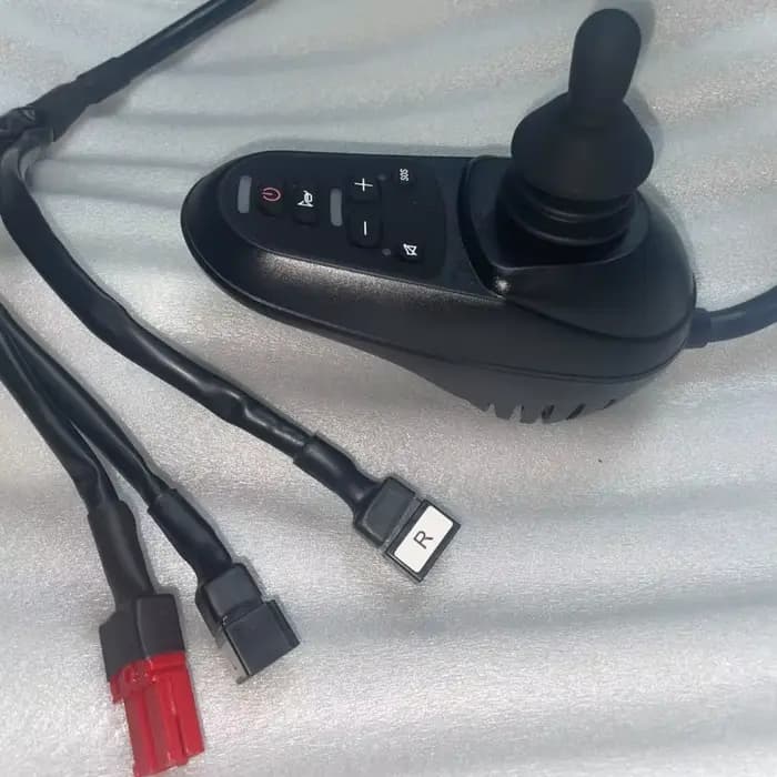 Contrôleur de fauteuil roulant électrique à commande vocale