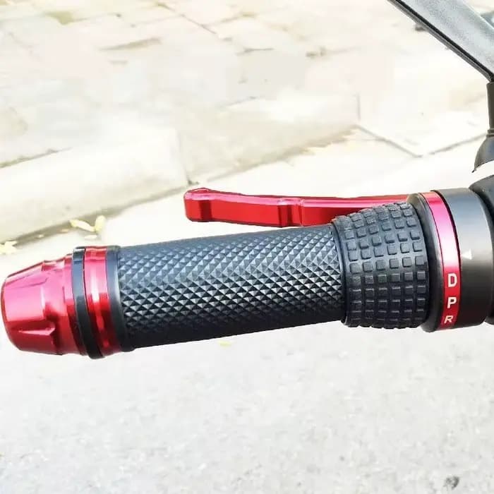 Poignée torsadée pour scooter électrique
