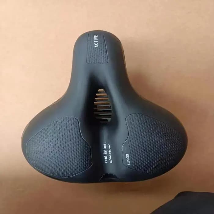 Selle de vélo en mousse confortable, légère et respirante pour un confort tout au long de la journée