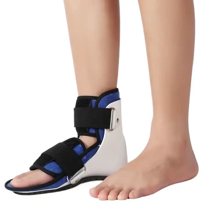 Botte de rééducation pour fracture de la cheville et du tendon d'Achille