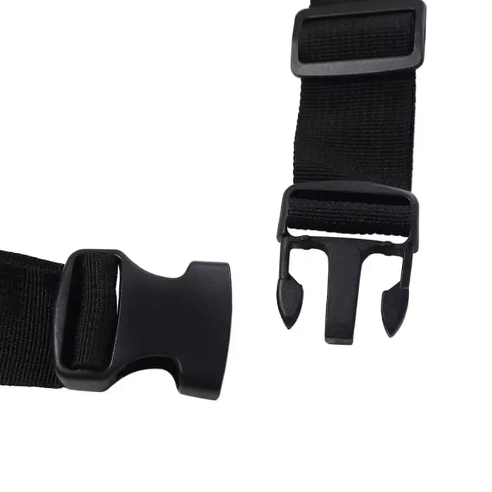 Ceinture de sécurité réglable pour fauteuil roulant avec boucle à dégagement facile
