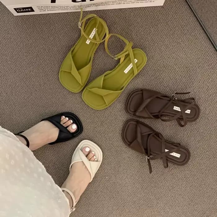 Sandales d'été pour femmes, semelle plate en caoutchouc, confortables, respirantes, à la mode, de luxe, pour la plage en plein air, nouvelle collection 2025
