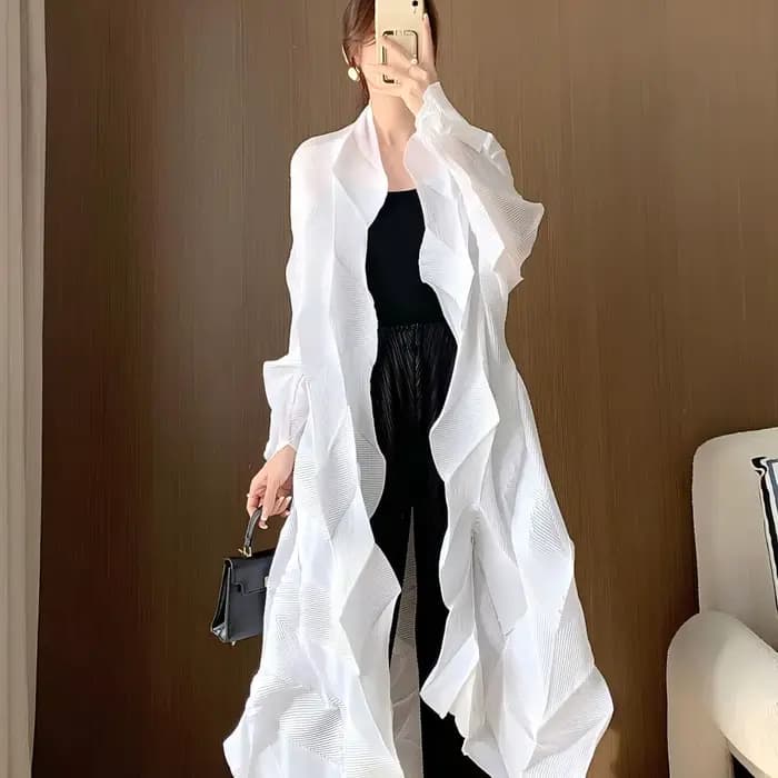 Manteau trench élégant et haut de gamme pour femmes, style long, design asymétrique, adapté au printemps et à l'été, vente en gros disponible.