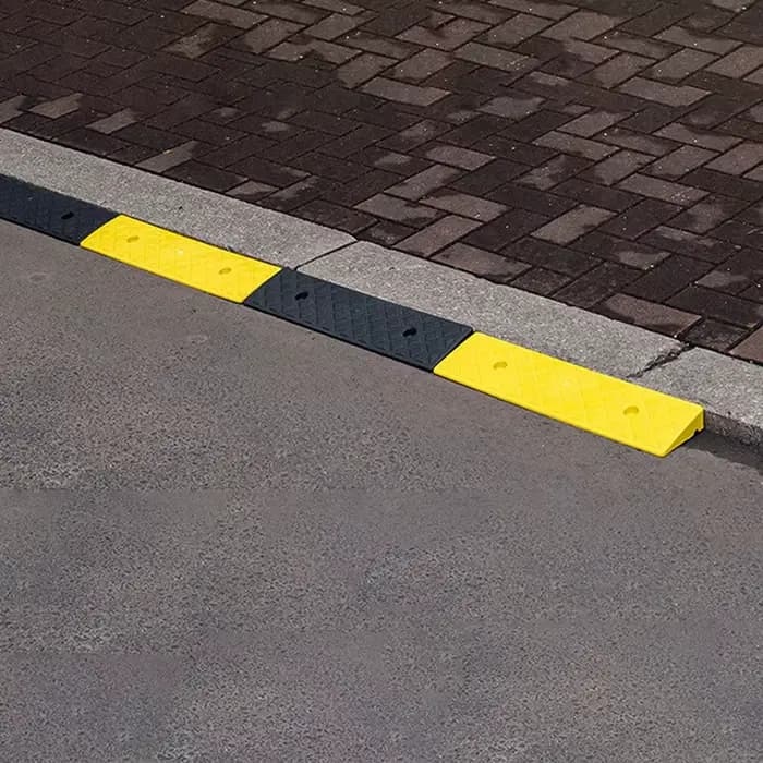 Rampe de trottoir en plastique antidérapante