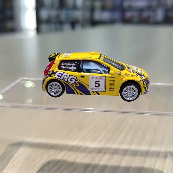 Modèle de voiture classique en résine 1:87, pour Punto Rally (2003), course, édition limitée, jouet de décoration de Collection