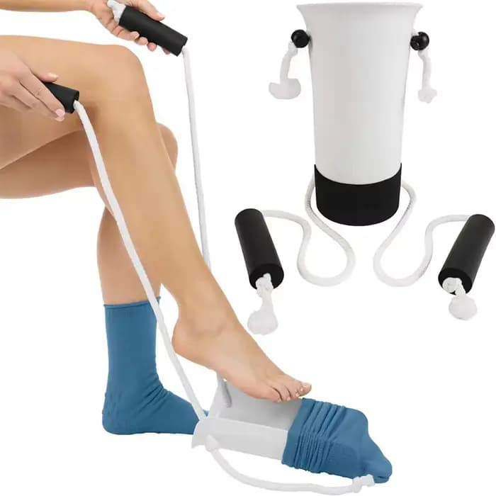 Aide à la mise et au retrait de chaussettes sans se pencher