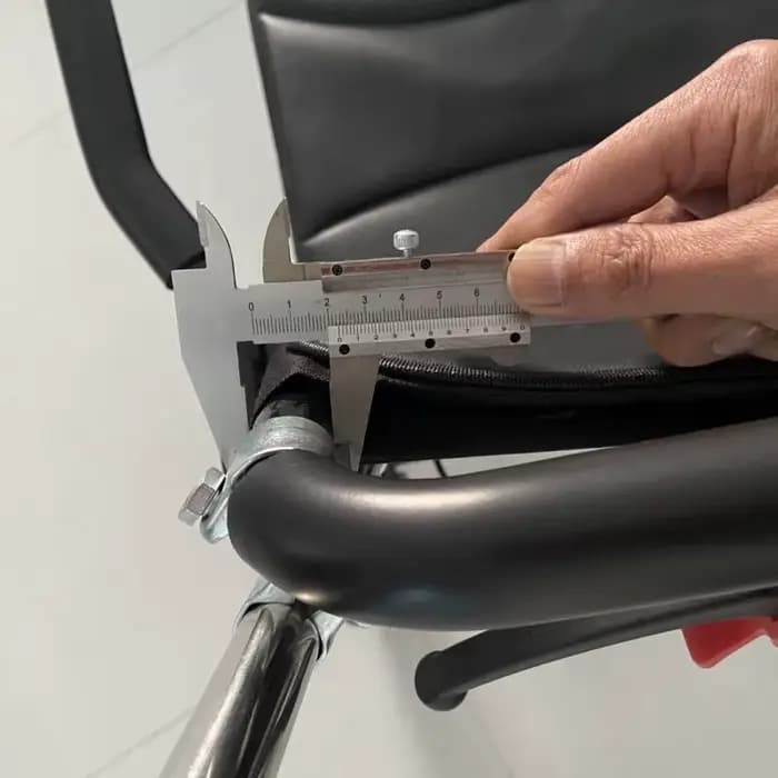 Poignée universelle en acier inoxydable pour fauteuil roulant