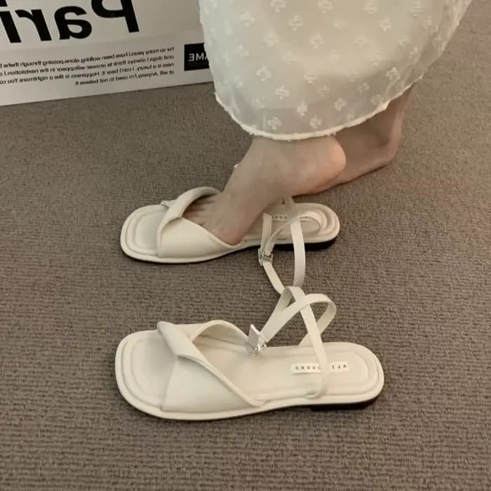 Sandales d'été pour femmes, semelle plate en caoutchouc, confortables, respirantes, à la mode, de luxe, pour la plage en plein air, nouvelle collection 2025