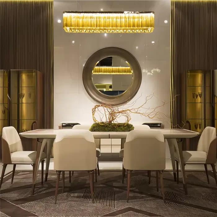 Chaise de salle à manger en cuir de style italien, design léger et luxueux, dossier design, table et chaise de salle à manger haut de gamme, chaise de salle à manger simple.