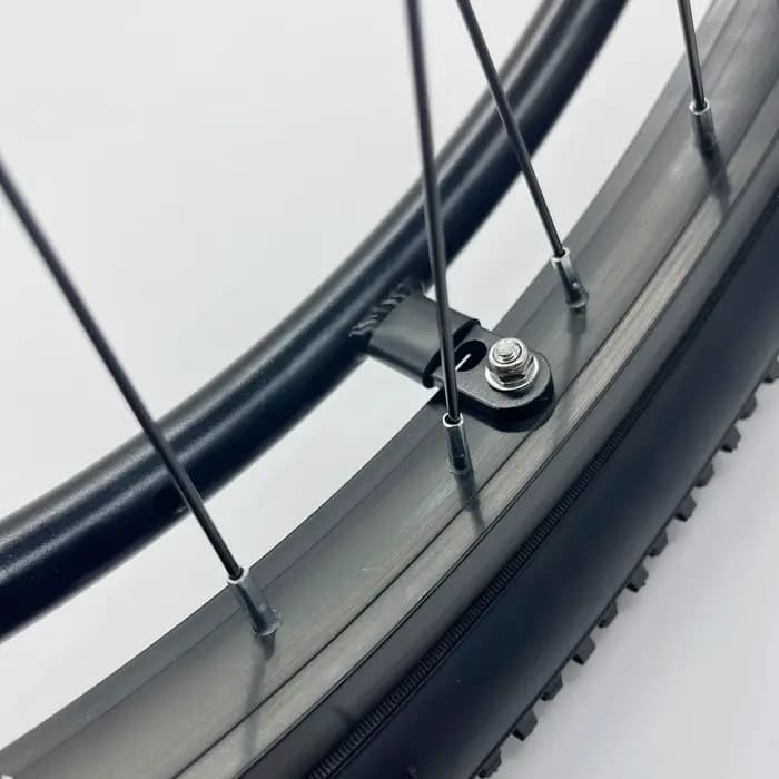 Une paire de roues arrière pour fauteuil roulant 24*1.95 en alliage d'aluminium