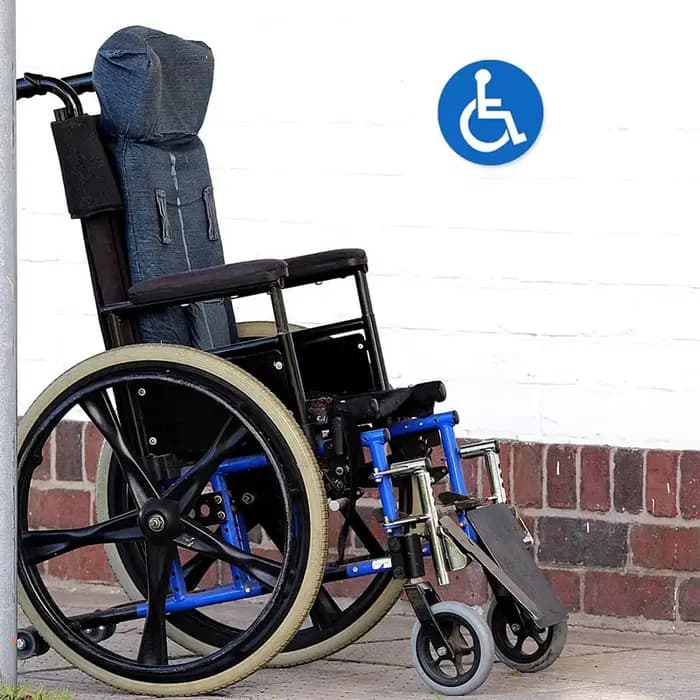 Étiquettes de symbole de fauteuil roulant pour handicapés