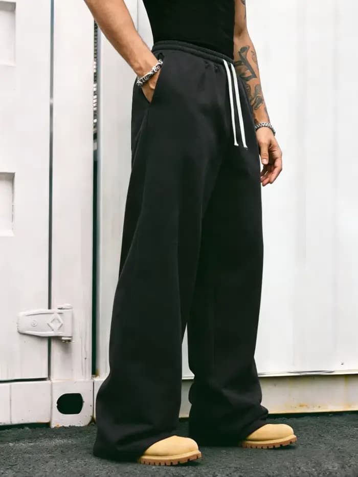 Pantalon cargo confortable pour homme, coupe droite, avec une taille ample et un cordon de serrage élastique – idéal pour les trajets quotidiens.