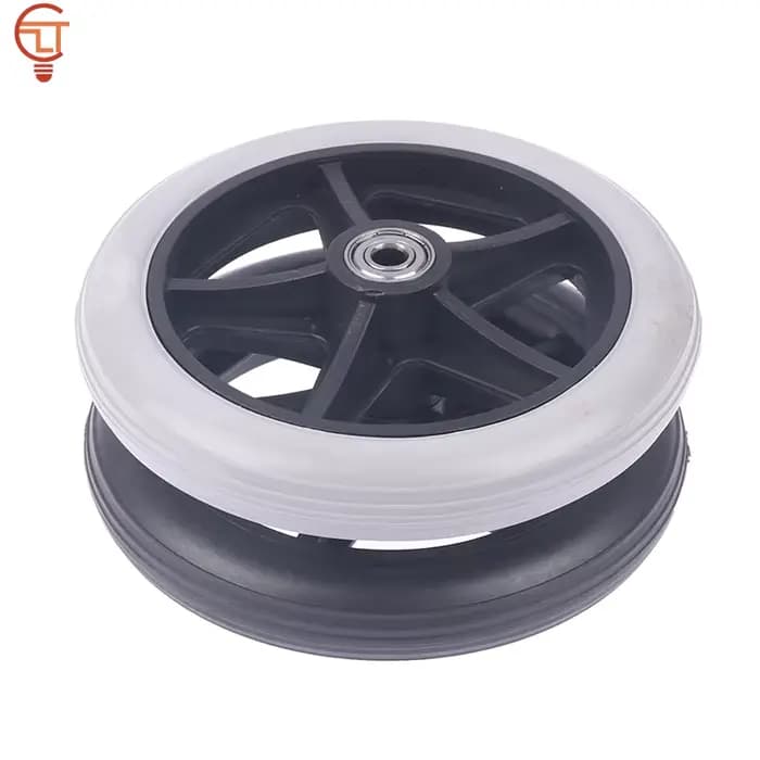 Roulette avant lisse et flexible pour fauteuil roulant